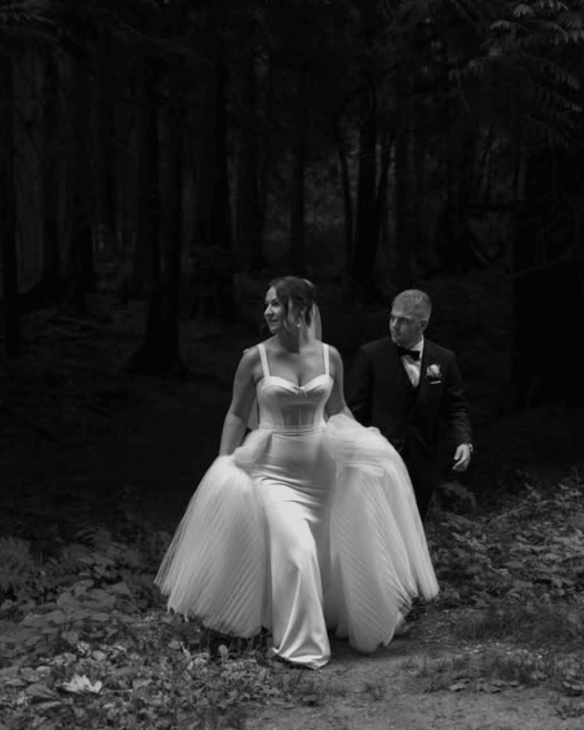 Candè bride in a forest setting