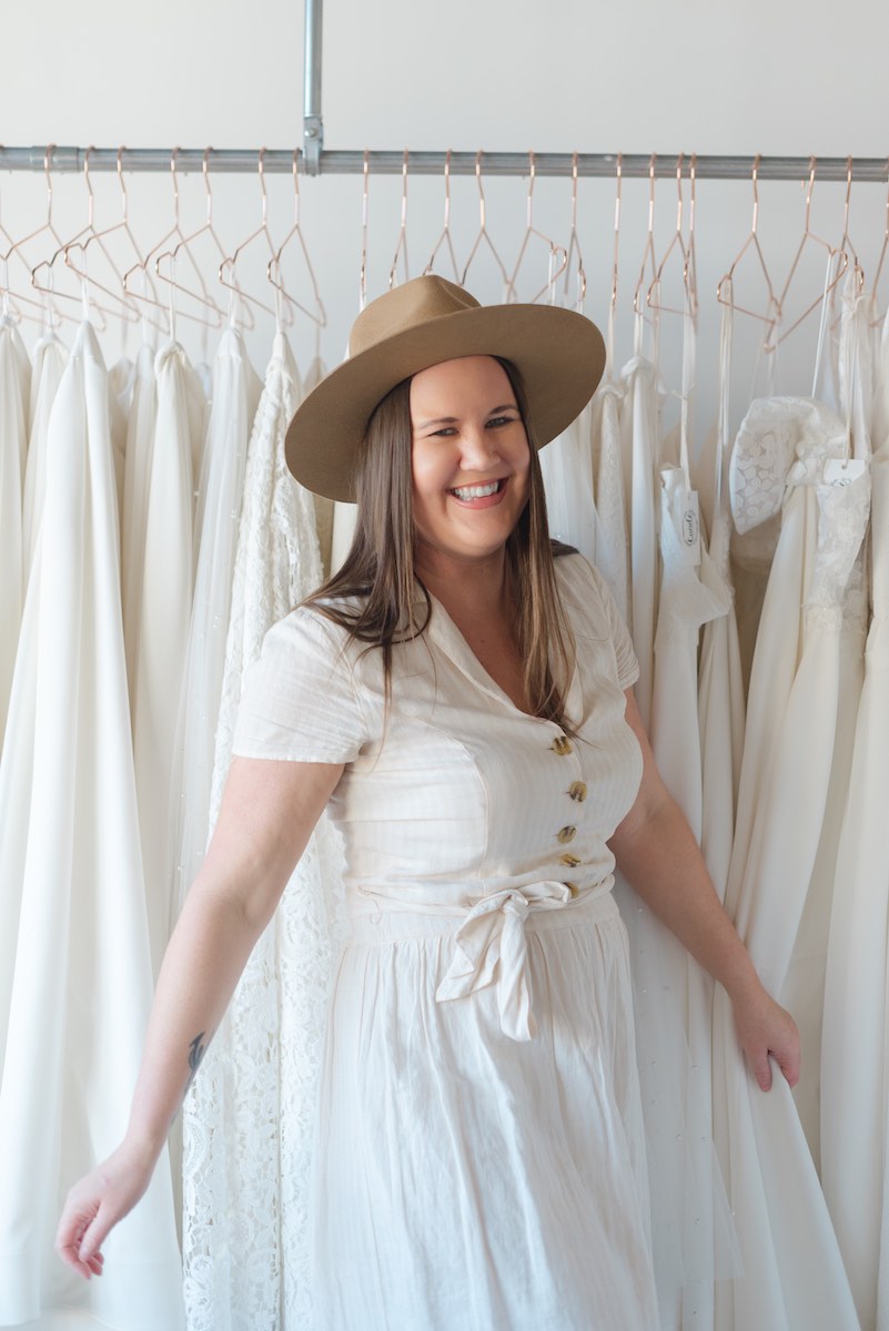 Friendly bridal consultant welcoming bride at Kelowna bridal boutique Candè Bridal Boutique by White Linen Photography<br />
